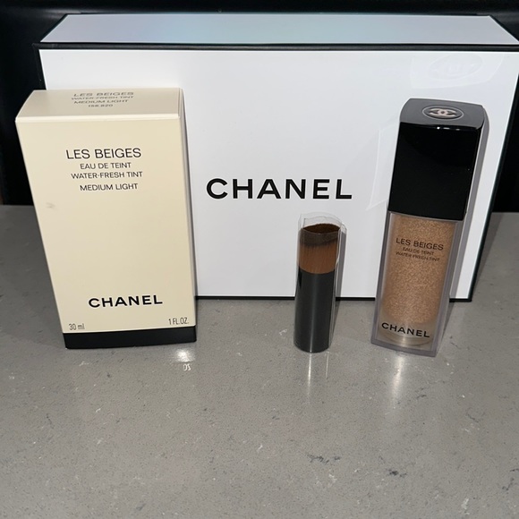 CHANEL Makeup Chanel Les Beiges Waterfresh Tint Medium Light With